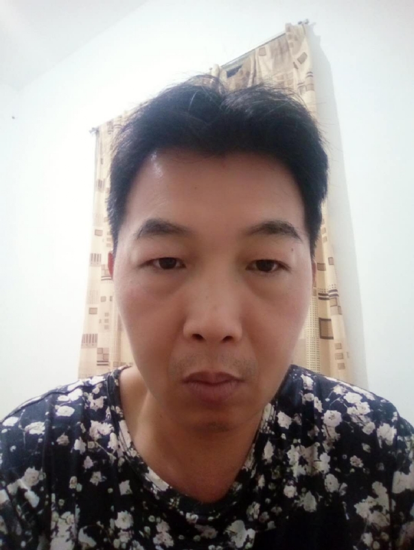 繁华哀伤的第一张照片--清流婚介网