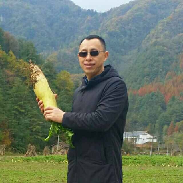 墨迹男的第一张照片--清流婚介网