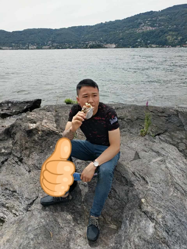 绚烂背后的平淡的第一张照片--清流婚介网