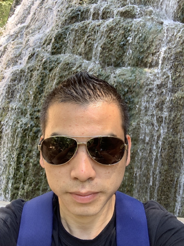 高兴的第二张照片--清流婚介网