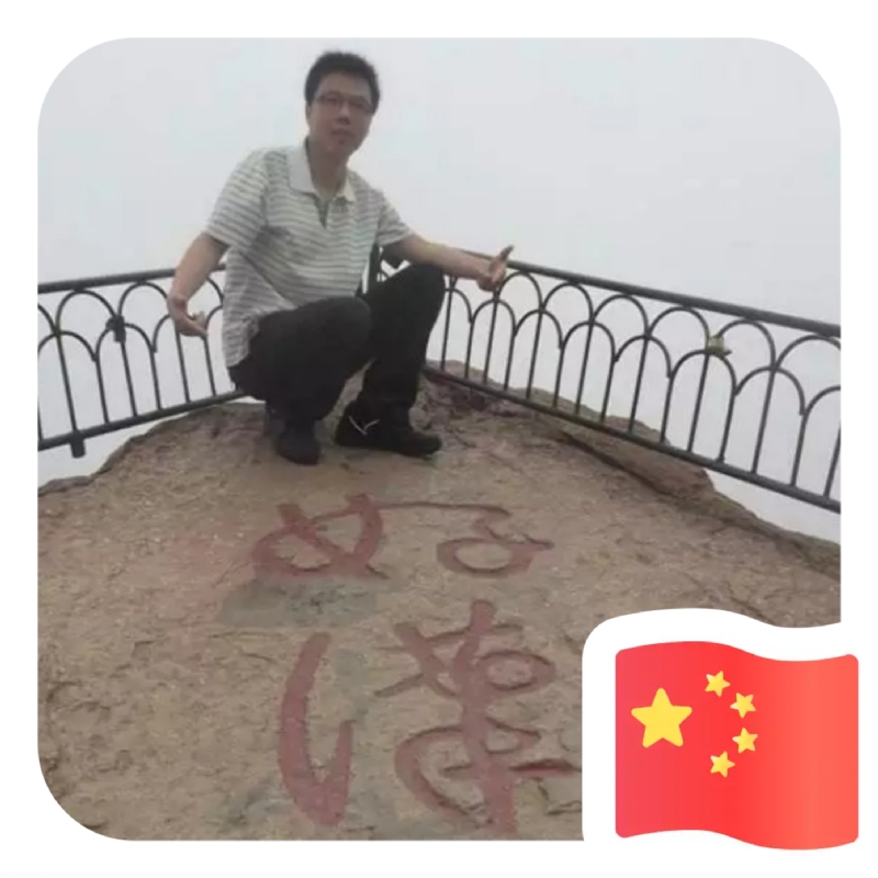 一只小虎牙的第一张照片--清流婚介网