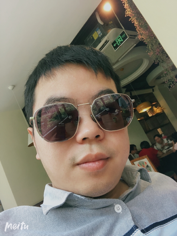 月台等路人的第一张照片--清流婚介网