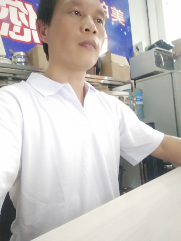 深蓝色的海的第一张照片--清流婚介网