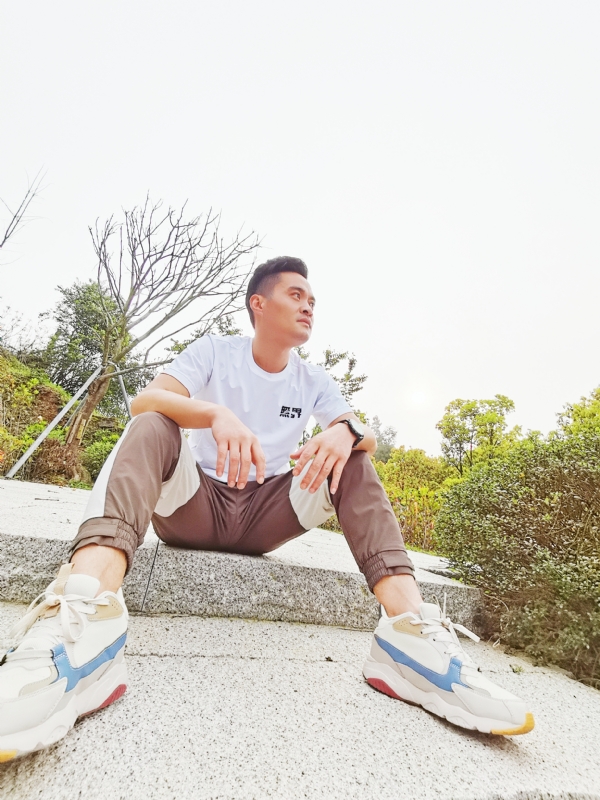 一个人，干净利落的第一张照片--清流婚介网