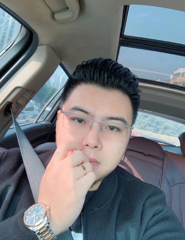 把苹果咬哭的第一张照片--清流婚介网