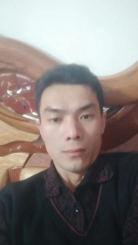 错把真心喂了狗的第四张照片--清流婚介网