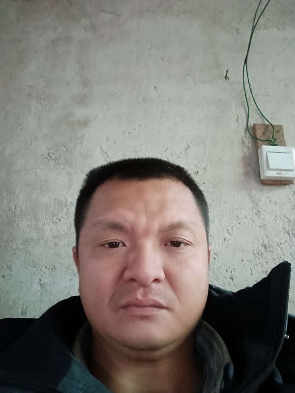 兰成龙的第三张照片--清流婚介网