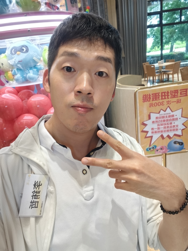 銪哲的第一张照片--清流婚介网